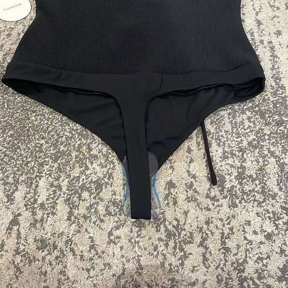Tularosa size M black ribbed bodysuit with lace up front NEW - Picture 9 of 15